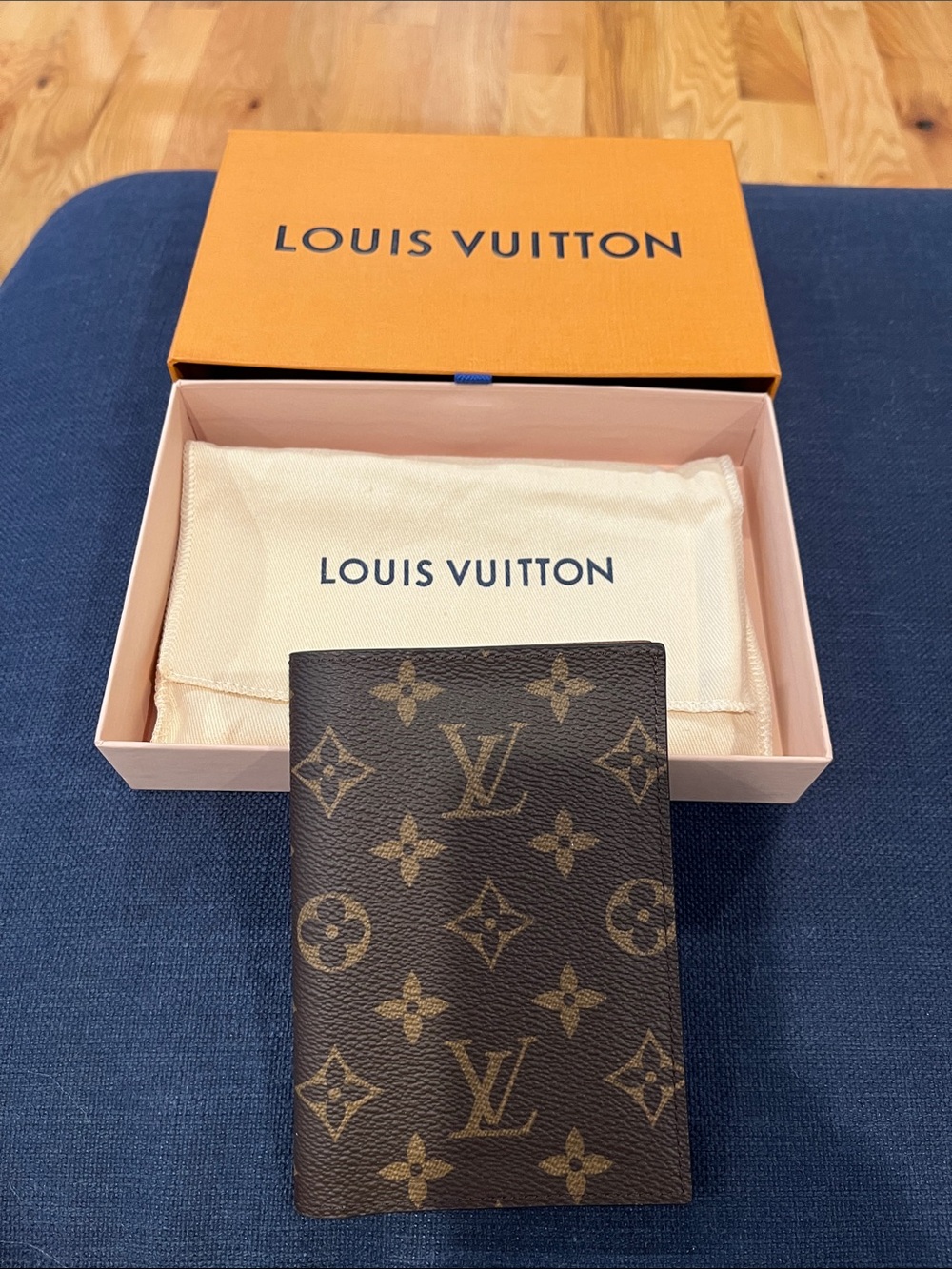 Louis Vuitton Monogram Passport Sleeve - Brown & Gold